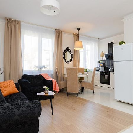 Superapart Grochowska 136, Very Close To The Mon Hospital On Saszerow Street Warsaw Exterior photo